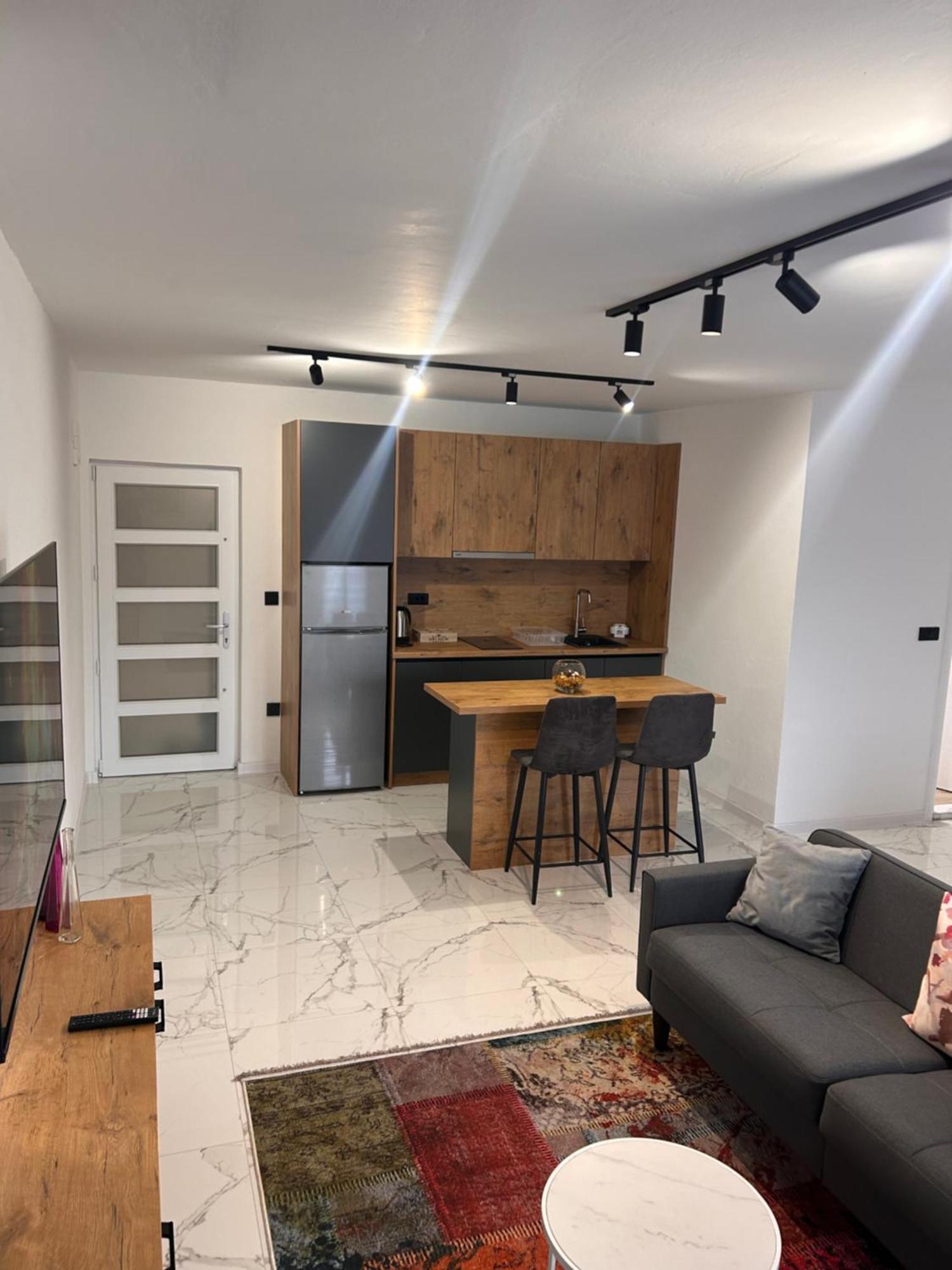 Apartment Stars *