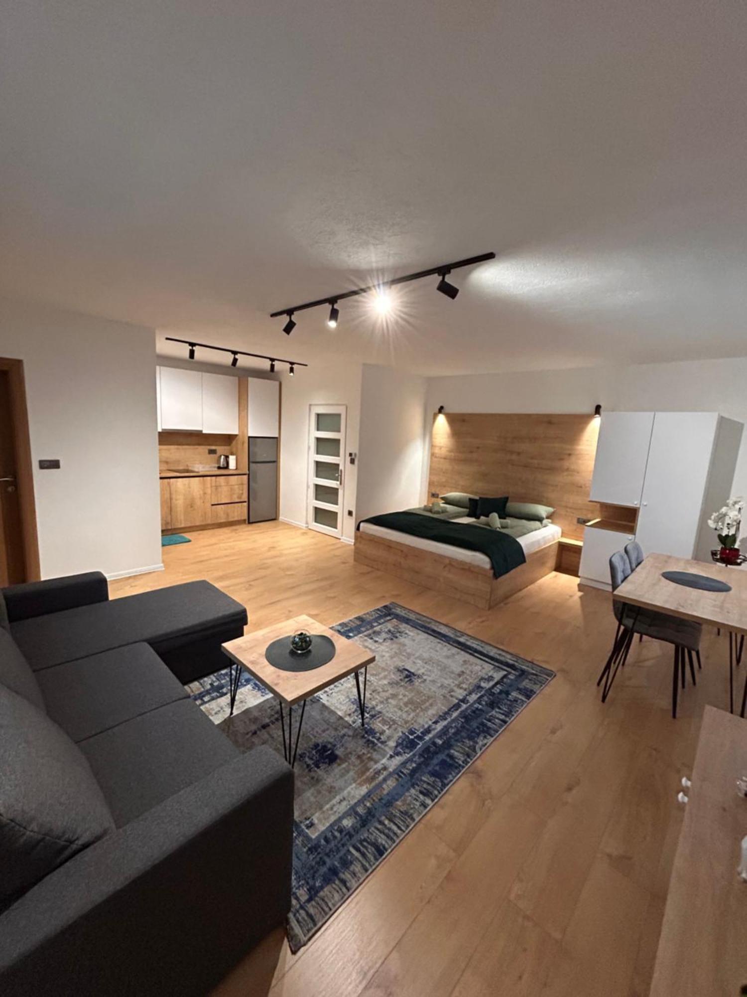 Apartment Stars *